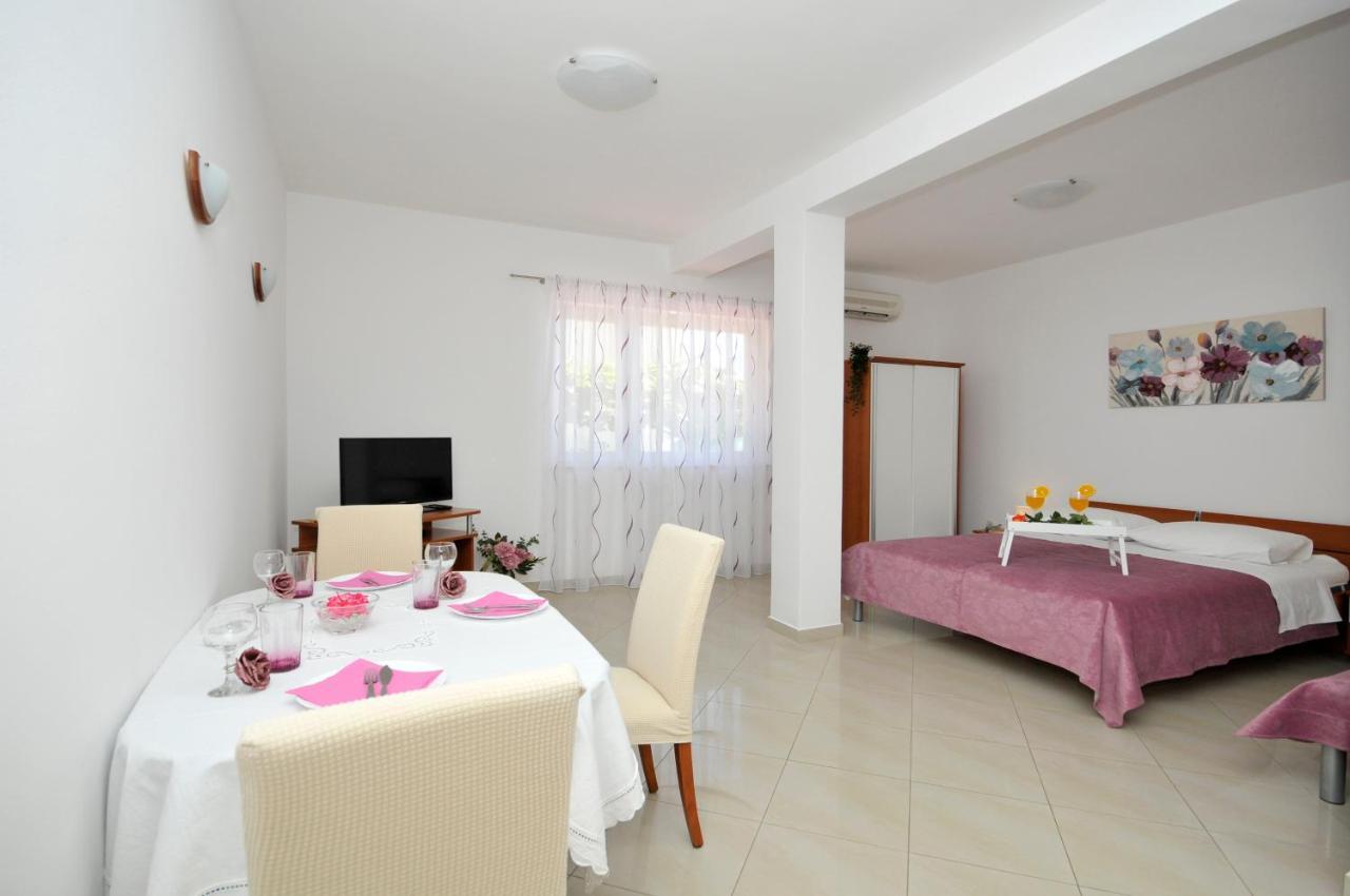 Apartments Roza Trogir Ngoại thất bức ảnh