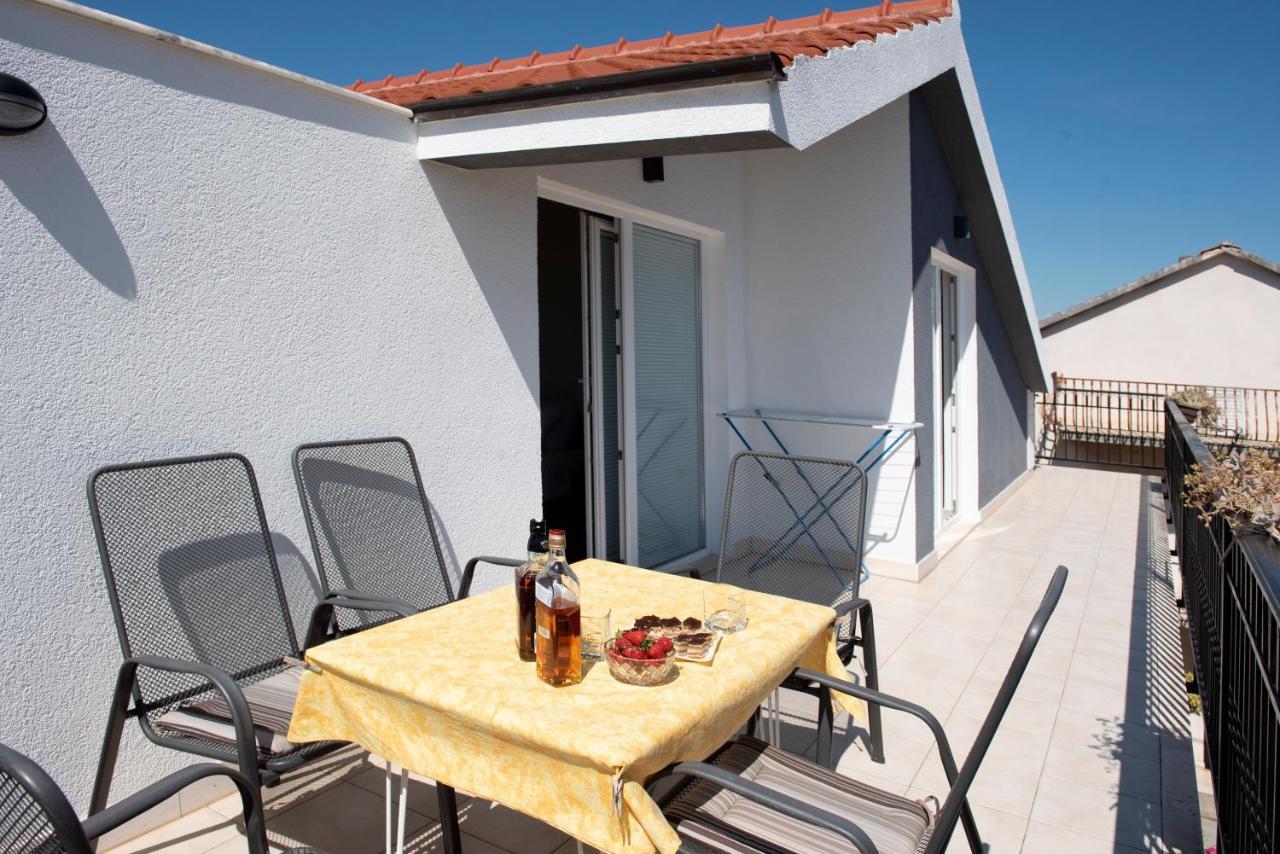 Apartments Roza Trogir Ngoại thất bức ảnh